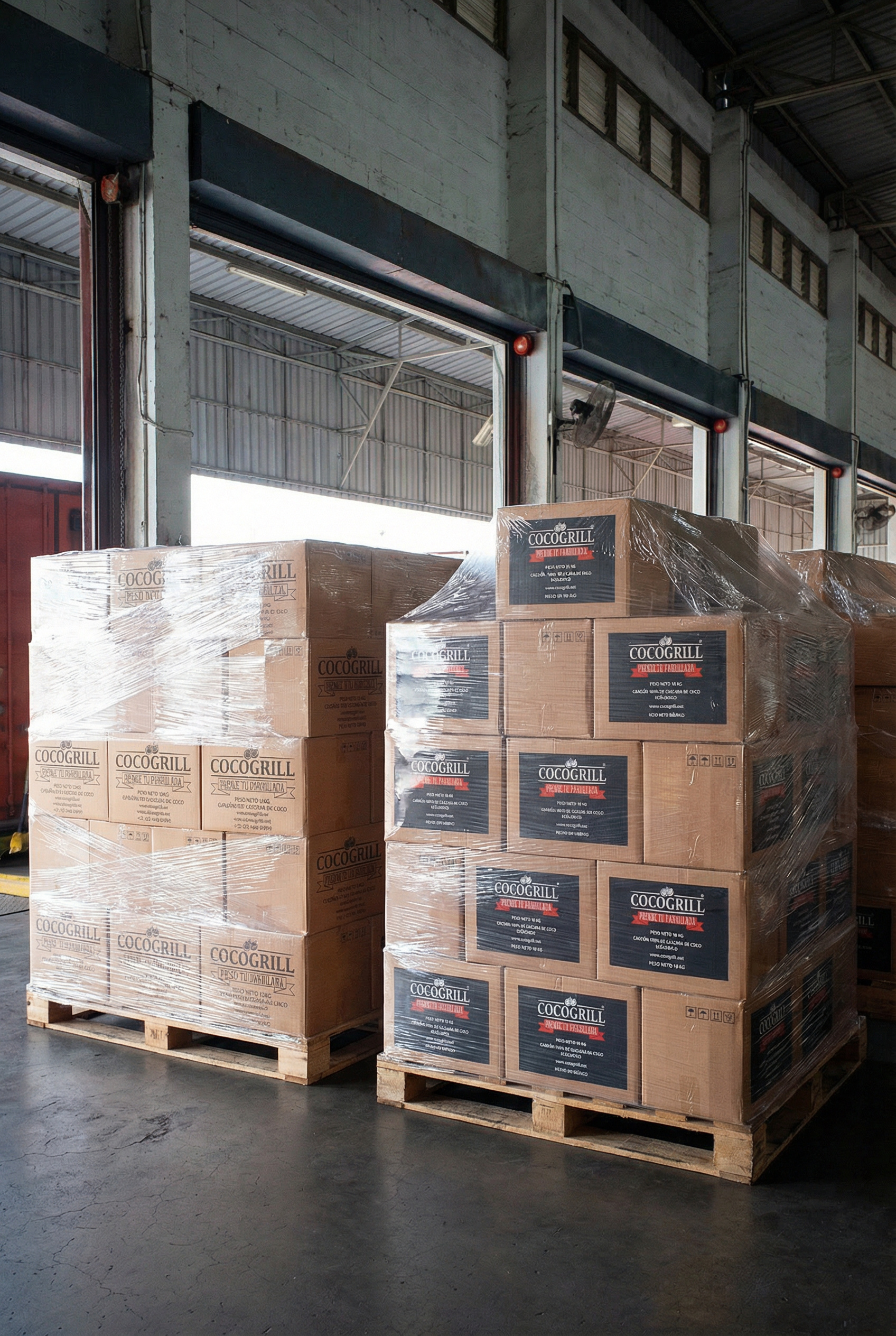 Pallets de carbón Cocogrill logística